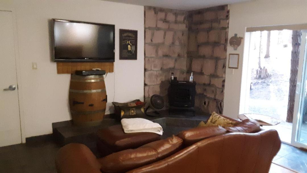 Winterfell Inn - No Xtra Fees, Dogs Ok, King & Queen Suites Arnold Exterior foto